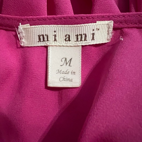 Francesca’s Miami Hot Pink Bow And Cut Out Back Top Size Medium - Picture 3 of 5